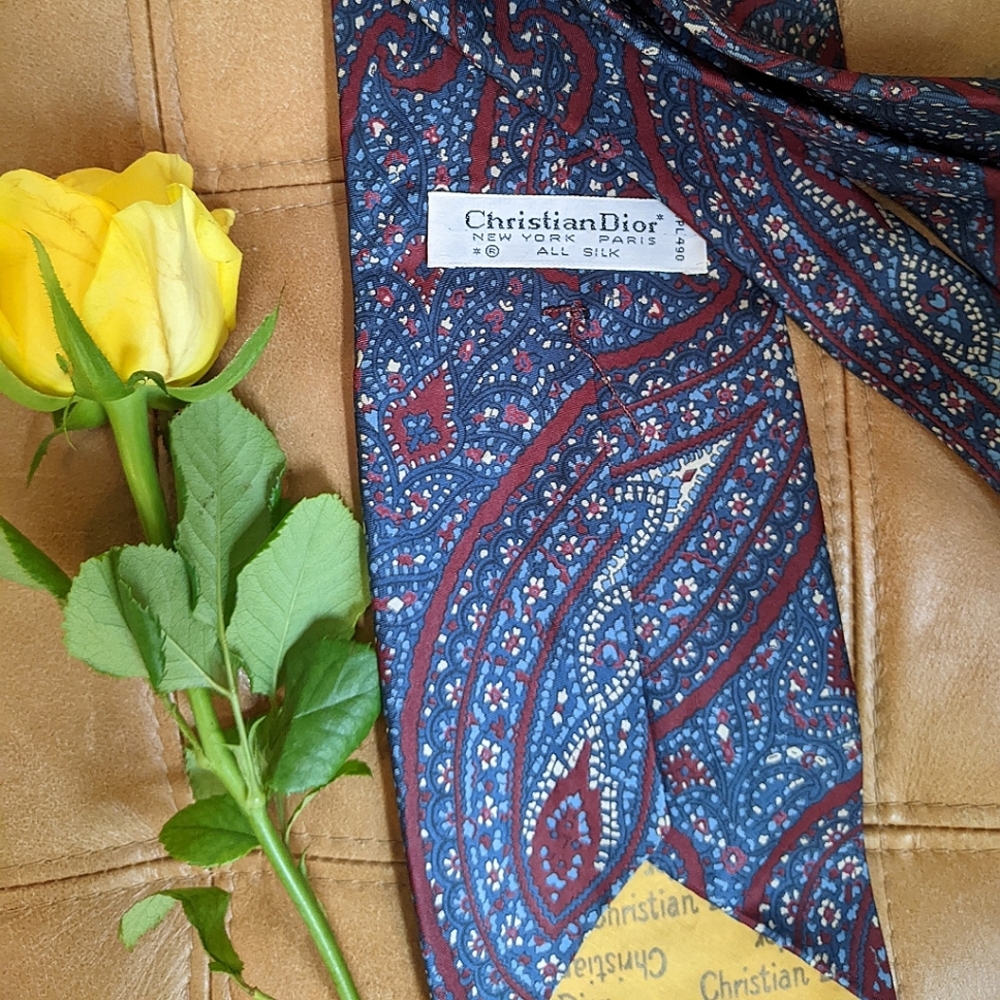 Christian Dior vintage wide tie. Authentic